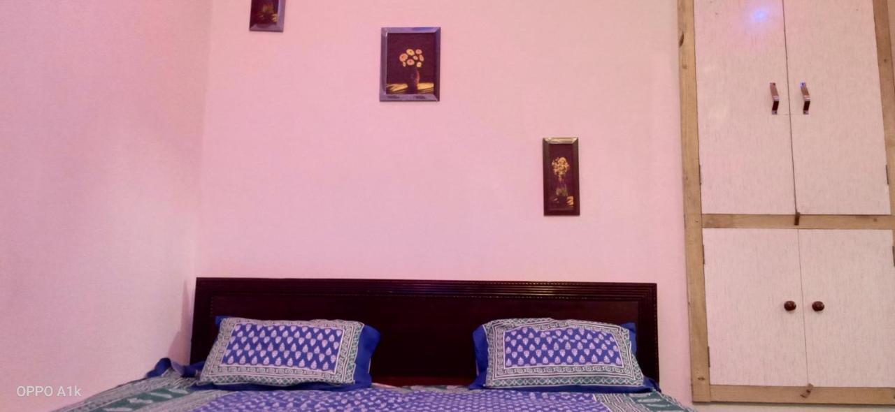 אלמורה Evergreen Home Stay מראה חיצוני תמונה