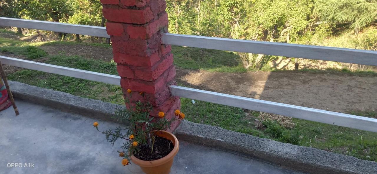 אלמורה Evergreen Home Stay מראה חיצוני תמונה