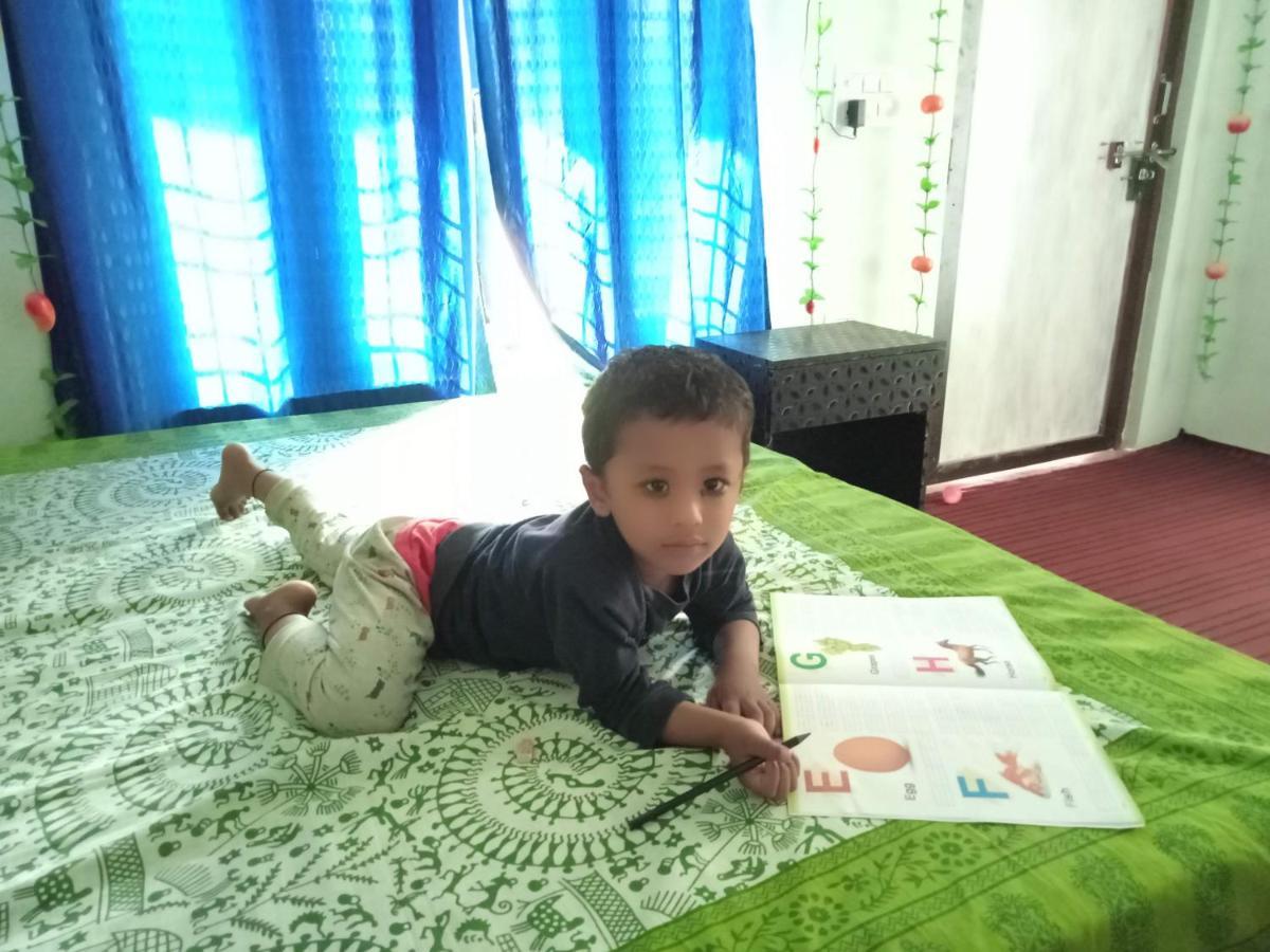 אלמורה Evergreen Home Stay מראה חיצוני תמונה