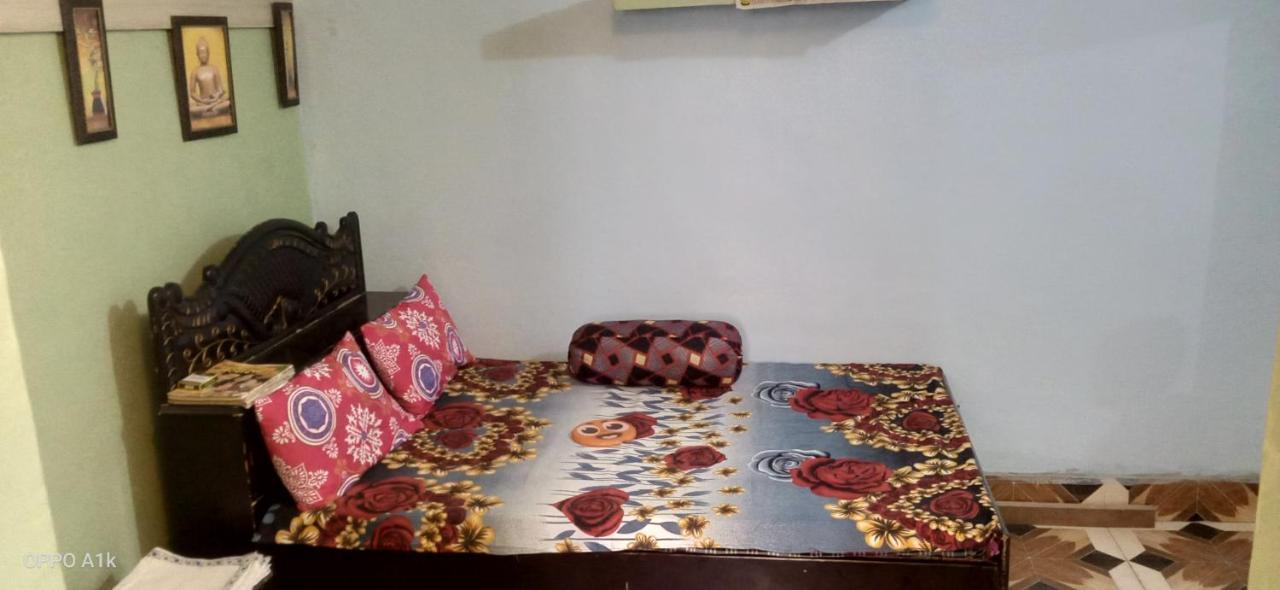אלמורה Evergreen Home Stay מראה חיצוני תמונה