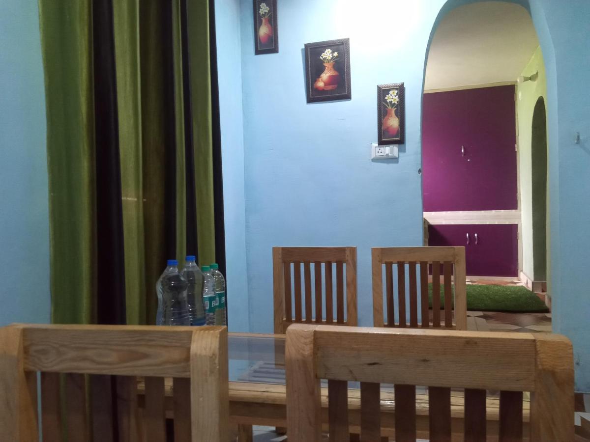 אלמורה Evergreen Home Stay מראה חיצוני תמונה