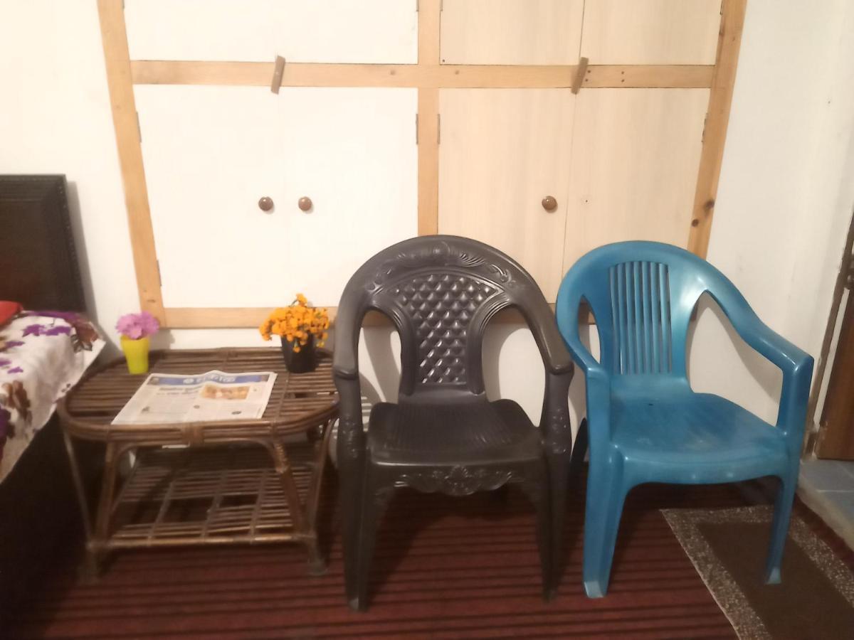 אלמורה Evergreen Home Stay מראה חיצוני תמונה